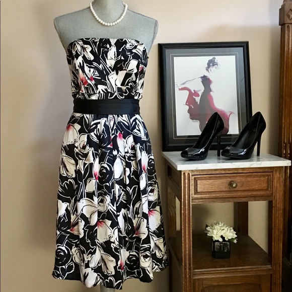 White House Black Market Dresses & Skirts - Glamorous WHBM halter/strapless dress!